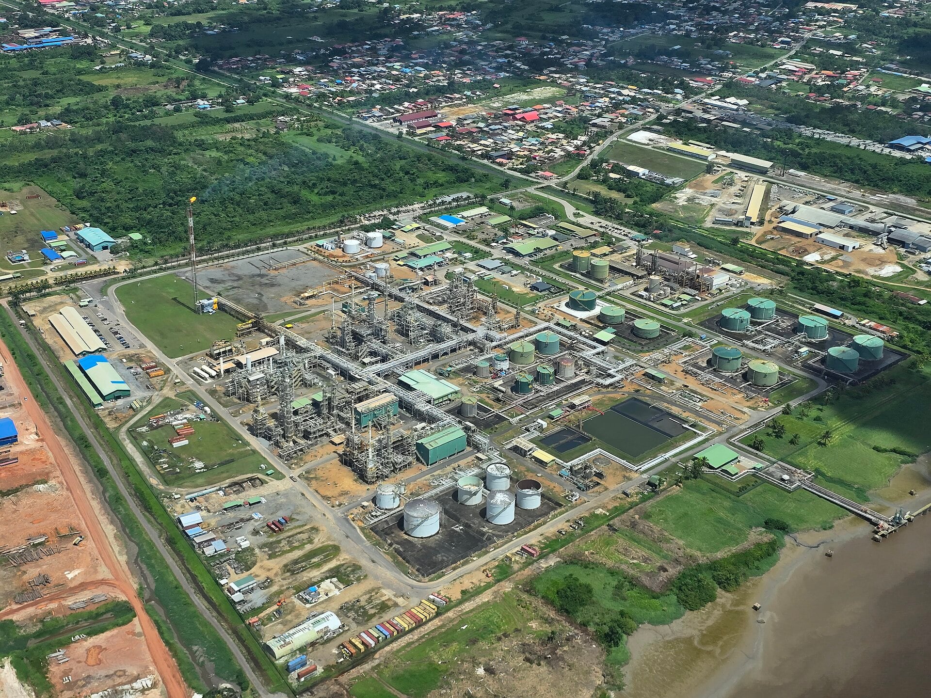 Suriname Work Permits Face October Survey